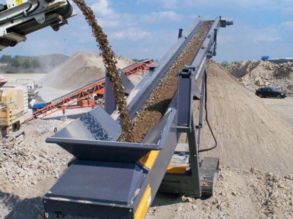 Ленточный транспортер для песка